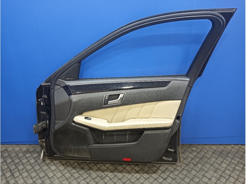 Recambio de puerta delantera derecha para mercedes-benz clase e (w212) lim. 3.0 cdi cat referencia OEM IAM   