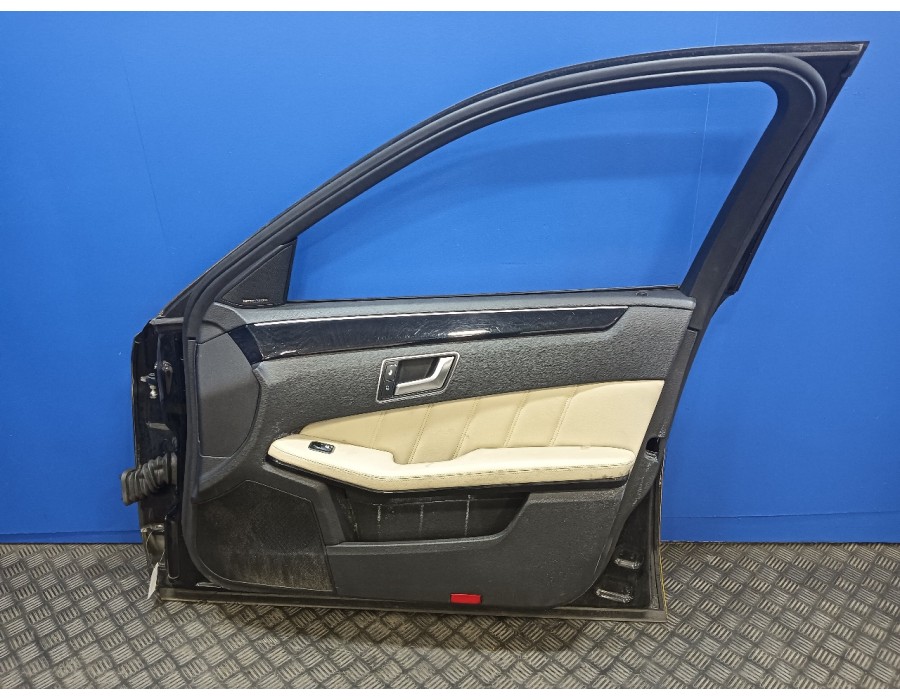Recambio de puerta delantera derecha para mercedes-benz clase e (w212) lim. 3.0 cdi cat referencia OEM IAM   