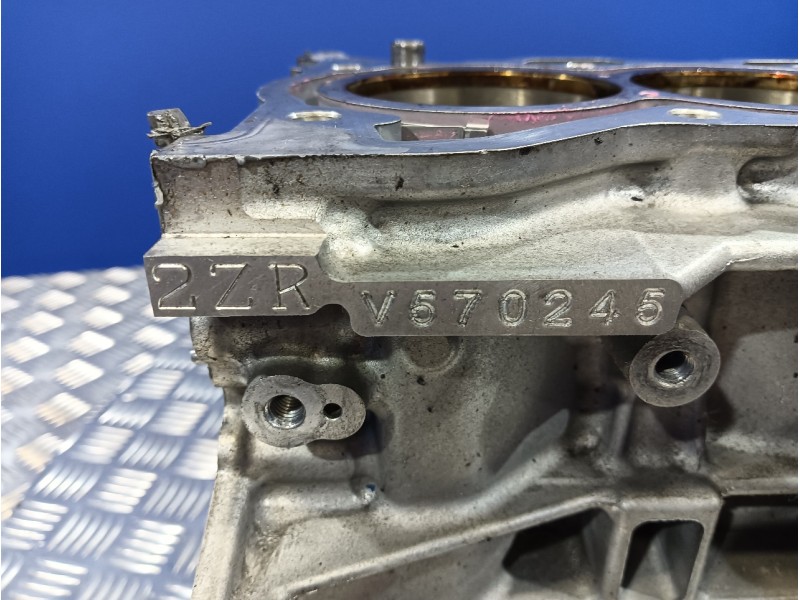 Recambio de bloque para toyota prius (zvw50) referencia OEM IAM   
