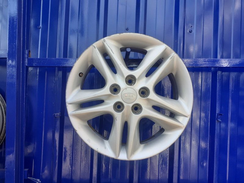 Recambio de llanta para kia cee´d 1.6 crdi cat referencia OEM IAM 529101H300  