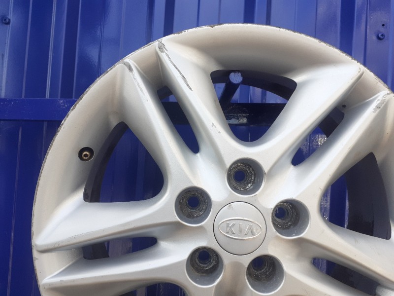 Recambio de llanta para kia cee´d 1.6 crdi cat referencia OEM IAM 529101H300  