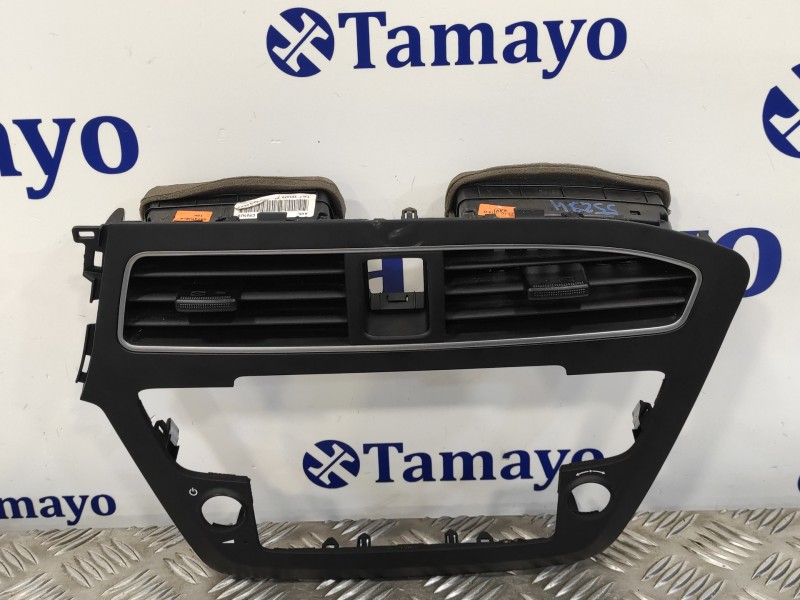 Recambio de rejilla aireadora para hyundai i20 active 1.0 tgdi cat referencia OEM IAM 84740C8AC0  97410C8100