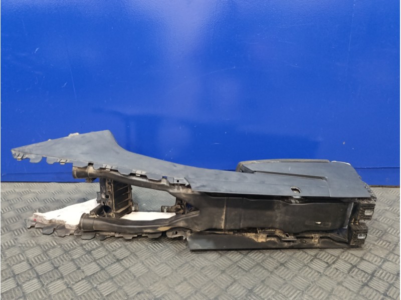 Recambio de consola central para volkswagen passat variant (3c5) 2.0 tdi referencia OEM IAM 3C0863323  3C0858329A