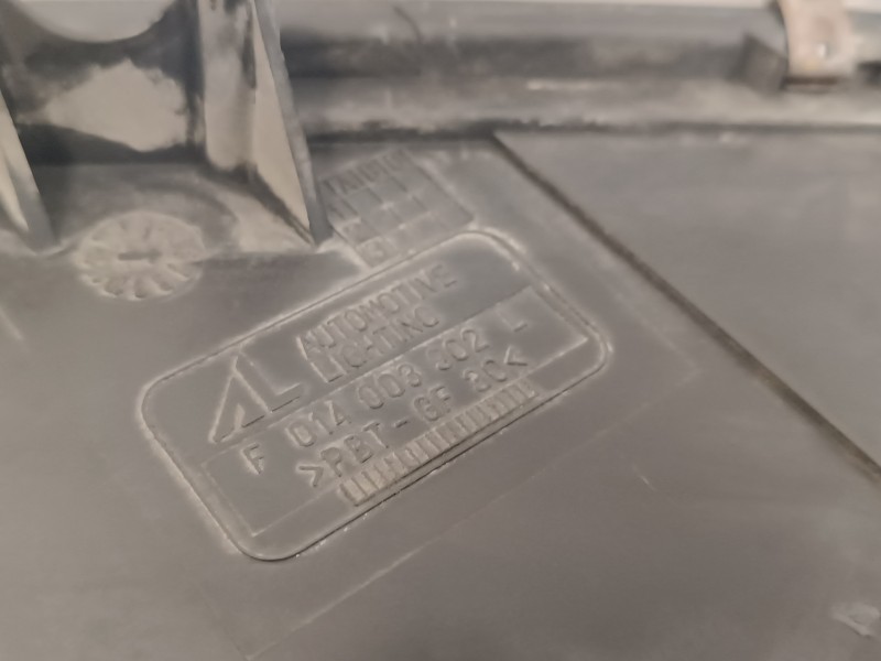 Recambio de faro izquierdo para mazda 6 berlina (gg) 2.0 diesel cat referencia OEM IAM   