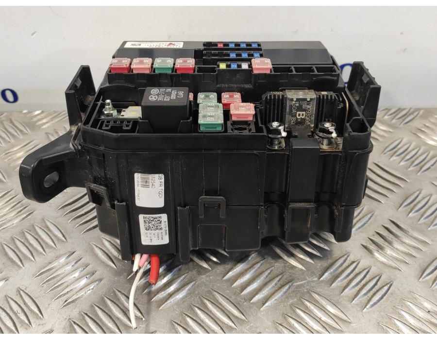 Recambio de caja reles / fusibles para hyundai i20 active 1.0 tgdi cat referencia OEM IAM 91950C8470 BKH5858331 81270C8480