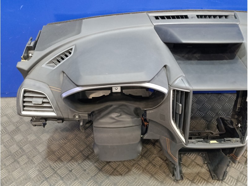 Recambio de salpicadero para subaru xv (g5) sport plus referencia OEM IAM S16600620 66100FL020 66100FL010