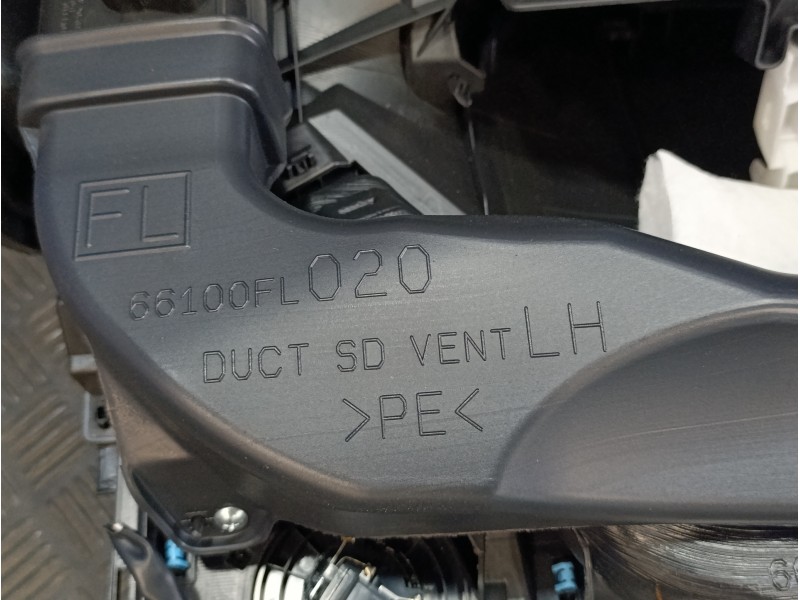 Recambio de salpicadero para subaru xv (g5) sport plus referencia OEM IAM S16600620 66100FL020 66100FL010