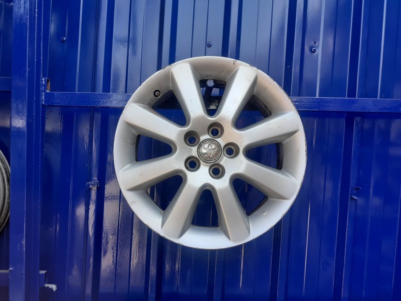 Recambio de llanta para toyota avensis berlina (t25) 2.2 d-4d cat referencia OEM IAM 4261105140B  