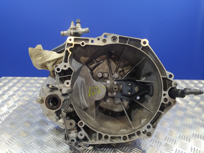 Recambio de caja cambios para peugeot 206 berlina 1.6 hdi fap cat (9hz / dv6ted4) referencia OEM IAM 20DM73  