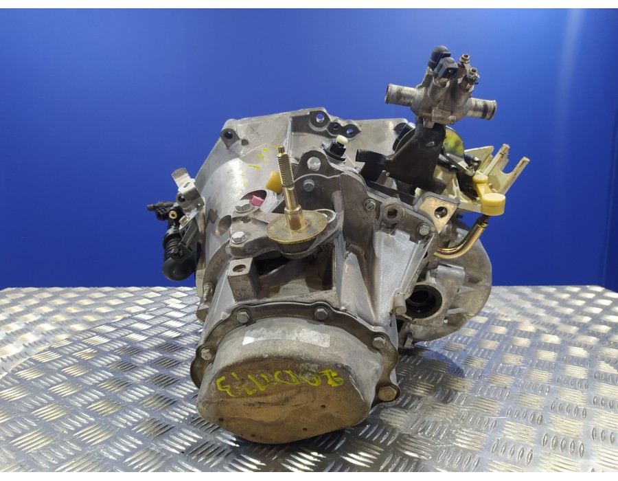 Recambio de caja cambios para peugeot 206 berlina 1.6 hdi fap cat (9hz / dv6ted4) referencia OEM IAM 20DM73  