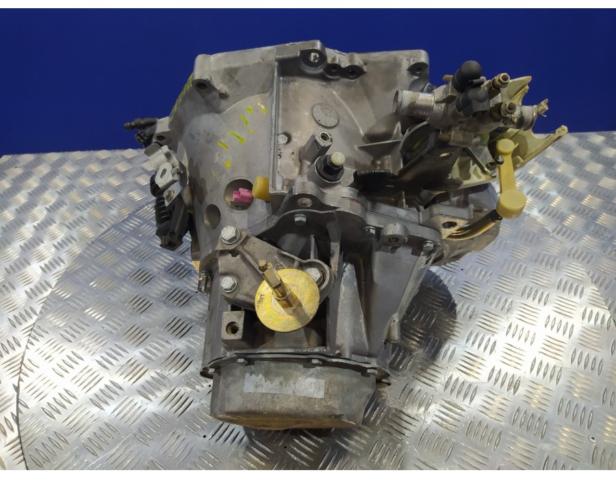Recambio de caja cambios para peugeot 206 berlina 1.6 hdi fap cat (9hz / dv6ted4) referencia OEM IAM 20DM73  