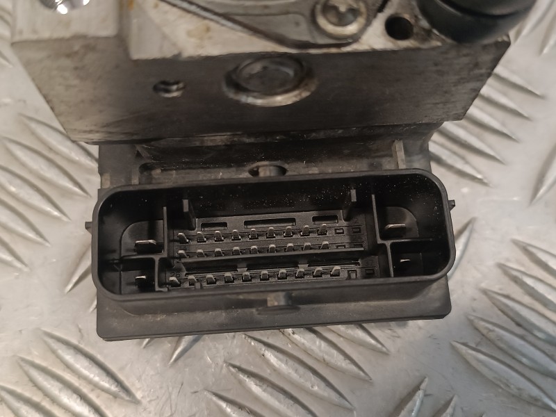 Recambio de abs para kia cee´d 1.6 crdi cat referencia OEM IAM 0265232609 0265800972 589201H400