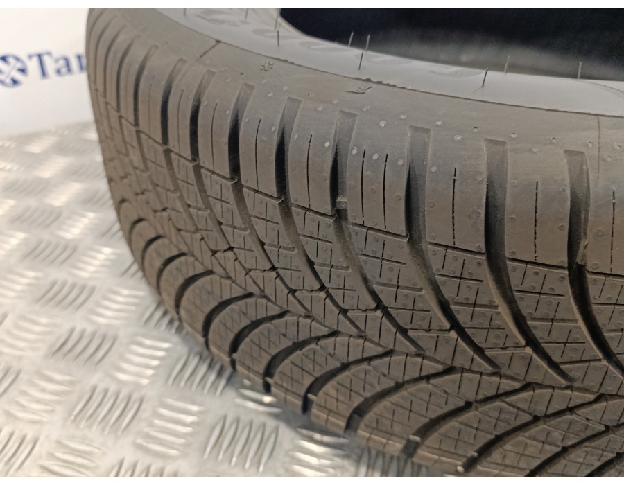 Recambio de neumatico ocasión para » otros... neumaticos goodyear vector 4seasons gen-3 referencia OEM IAM 215/65R16 102H  