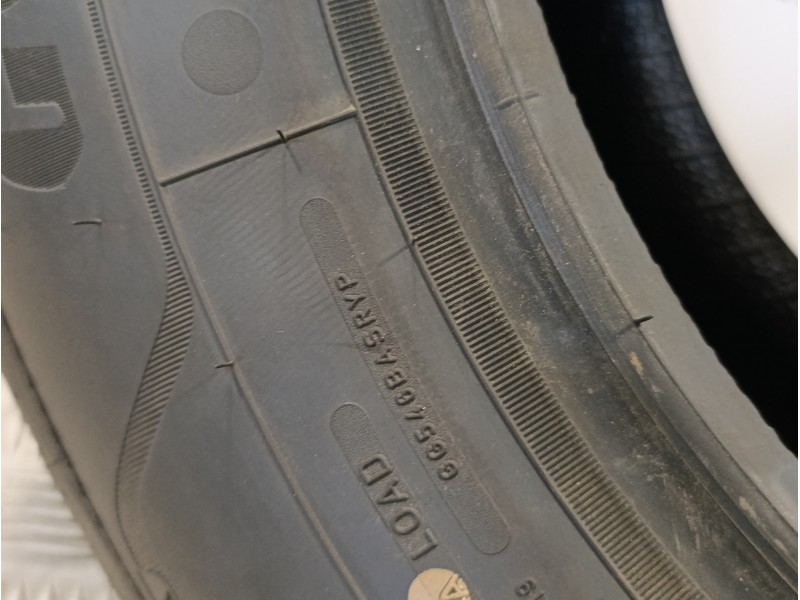 Recambio de neumatico ocasión para » otros... neumaticos goodyear vector 4seasons gen-3 referencia OEM IAM 215/65R16 102H  