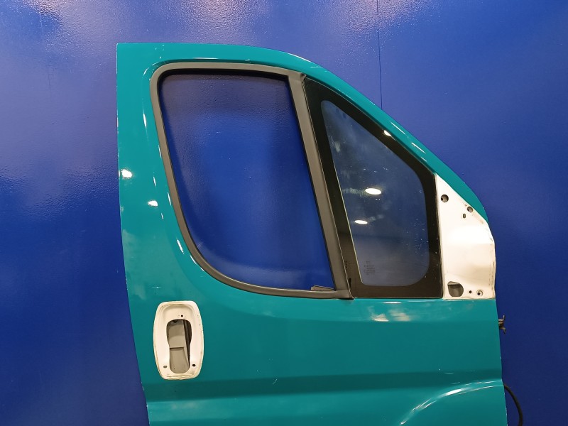 Recambio de puerta delantera derecha para peugeot boxer furgón 2.2 hdi fap cat referencia OEM IAM   