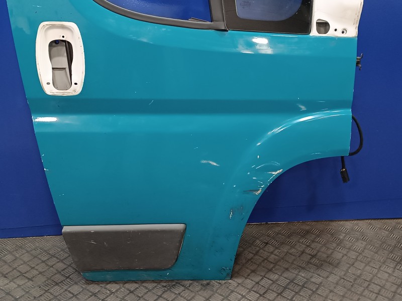 Recambio de puerta delantera derecha para peugeot boxer furgón 2.2 hdi fap cat referencia OEM IAM   