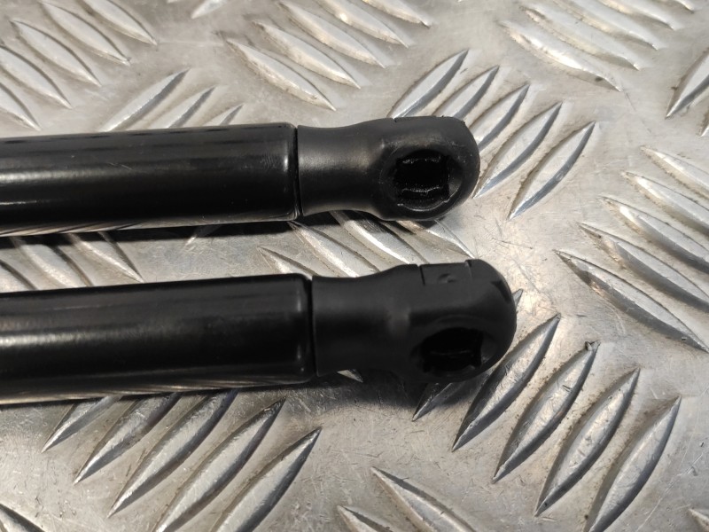 Recambio de amortiguadores maletero / porton para cupra formentor km (fm6) referencia OEM IAM 5FF827550B  