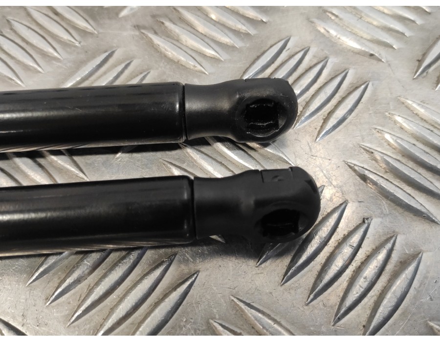 Recambio de amortiguadores maletero / porton para cupra formentor km (fm6) referencia OEM IAM 5FF827550B  