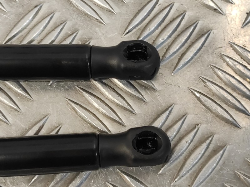 Recambio de amortiguadores maletero / porton para cupra formentor km (fm6) referencia OEM IAM 5FF827550B  