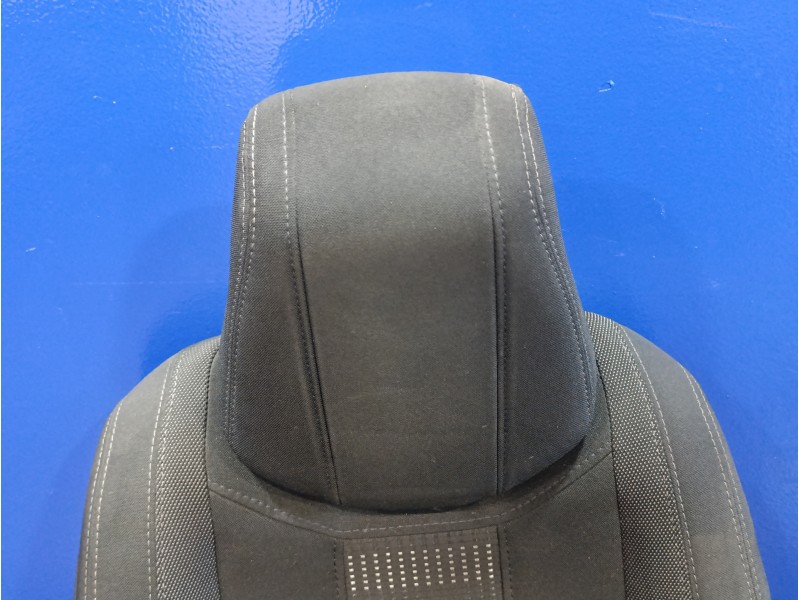 Recambio de juego asientos completo para peugeot 308 1.6 blue-hdi fap referencia OEM IAM 1302295X  