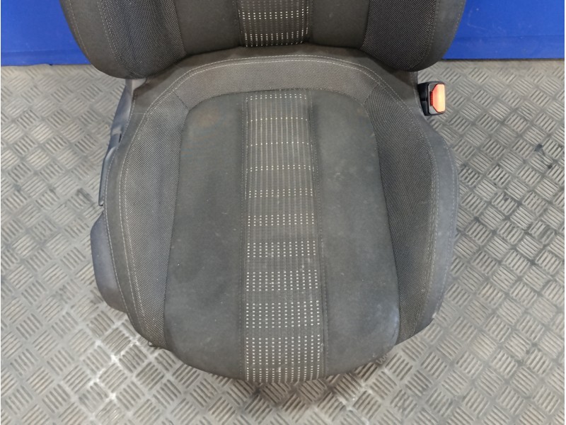 Recambio de juego asientos completo para peugeot 308 1.6 blue-hdi fap referencia OEM IAM 1302295X  