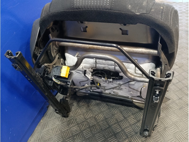 Recambio de juego asientos completo para peugeot 308 1.6 blue-hdi fap referencia OEM IAM 1302295X  