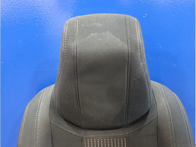 Recambio de juego asientos completo para peugeot 308 1.6 blue-hdi fap referencia OEM IAM 1302295X  
