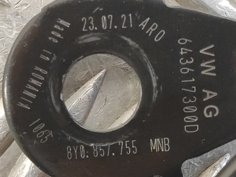 Recambio de enganche cinturon delantero izquierdo para cupra formentor km (fm6) referencia OEM IAM 8Y0857755  