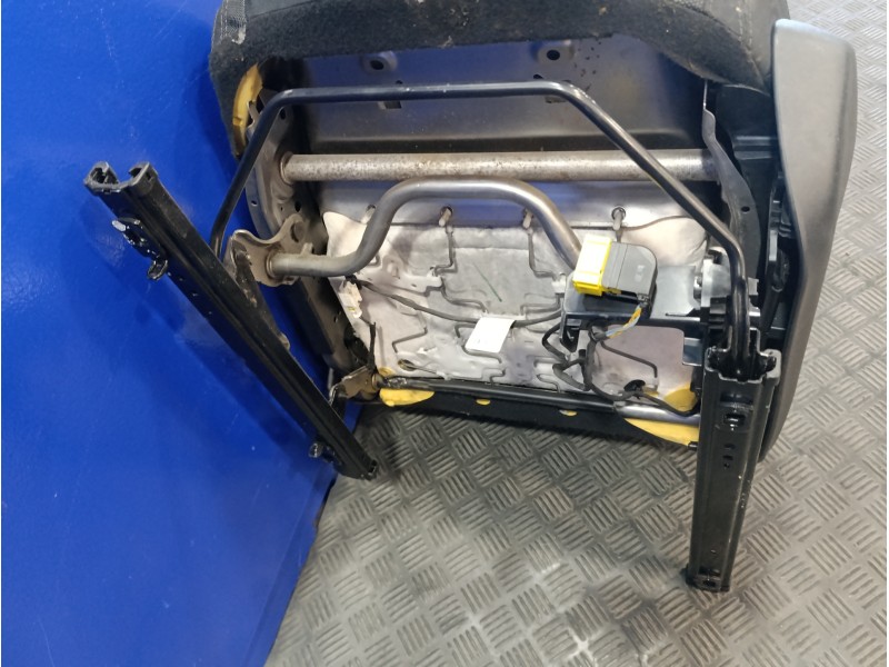 Recambio de juego asientos completo para peugeot 308 1.6 blue-hdi fap referencia OEM IAM 1302295X  