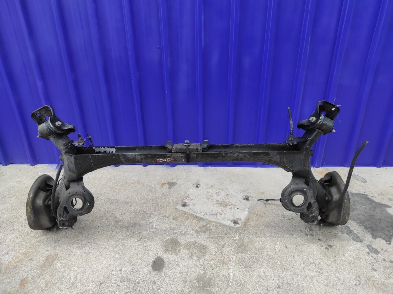 Recambio de puente trasero para peugeot 308 1.6 16v referencia OEM IAM   
