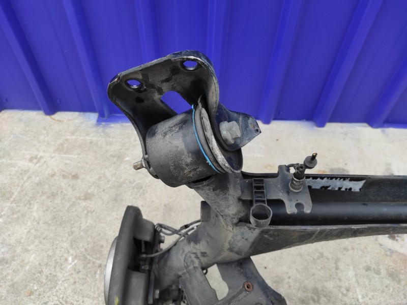 Recambio de puente trasero para peugeot 308 1.6 16v referencia OEM IAM   