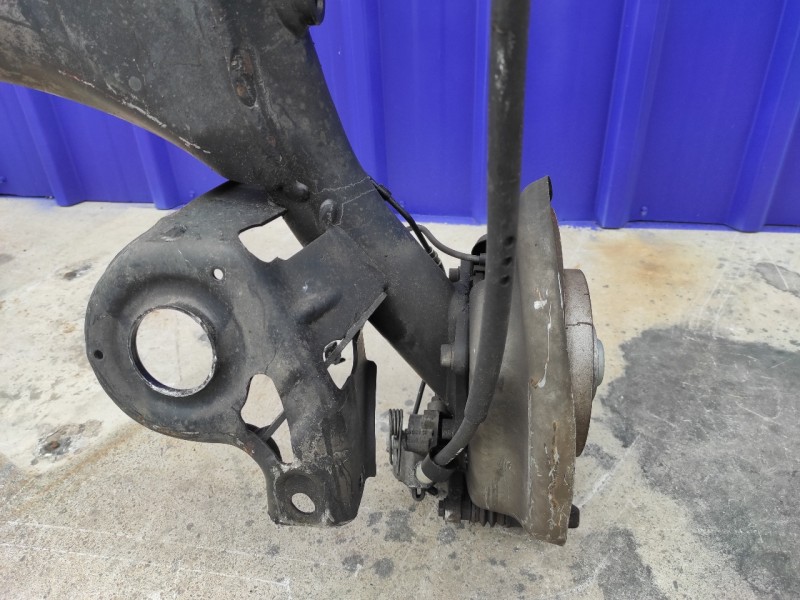 Recambio de puente trasero para peugeot 308 1.6 16v referencia OEM IAM   