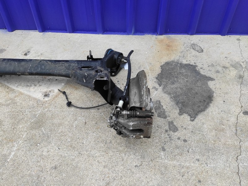 Recambio de puente trasero para peugeot 308 1.6 16v referencia OEM IAM   