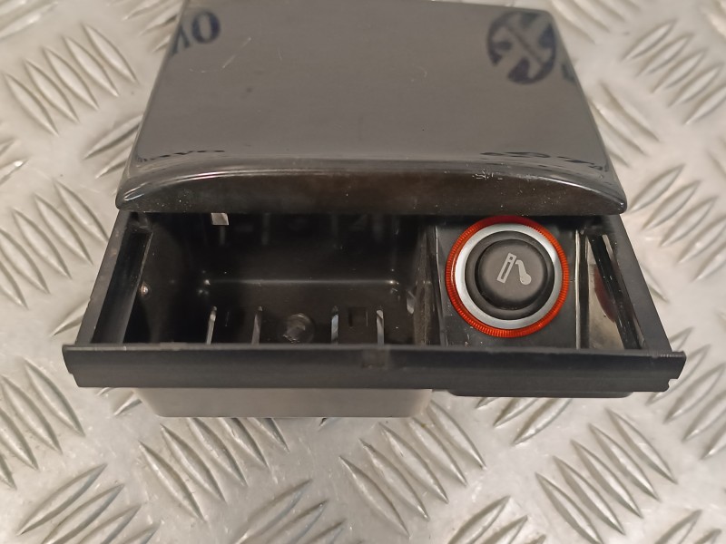 Recambio de cenicero para volkswagen golf iv variant (1j5) 2.0 referencia OEM IAM 1J0857961G  