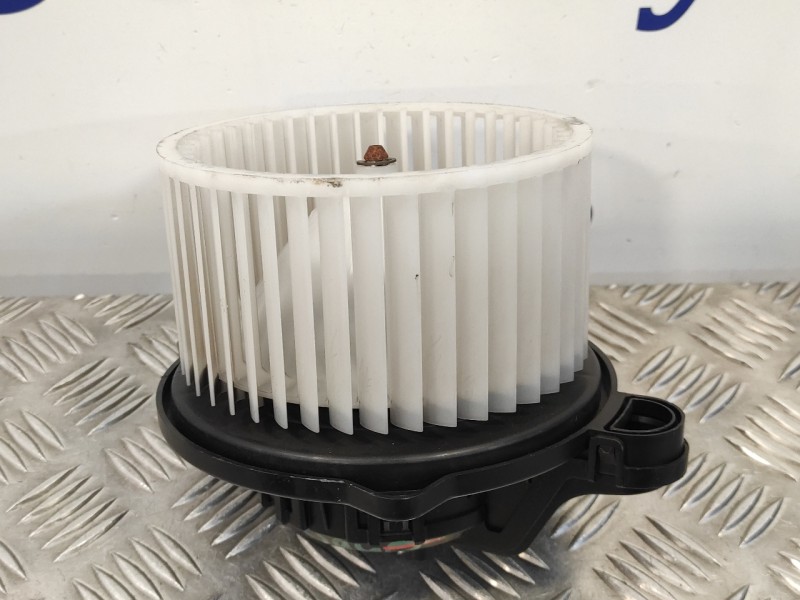 Recambio de motor calefaccion para hyundai i20 active 1.0 tgdi cat referencia OEM IAM F00S3B2542  