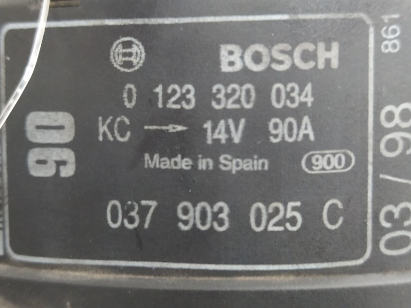 Recambio de alternador para volkswagen golf iv berlina (1j1) 1.6 referencia OEM IAM 0123320034  037903025C