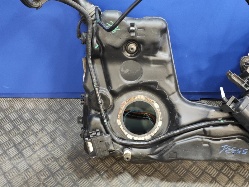Recambio de deposito combustible para audi s3 (8v1) 2.0 16v tfsi referencia OEM IAM 5Q0201055  8S0201060