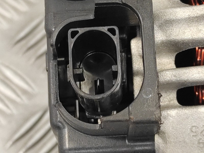 Recambio de alternador para hyundai i20 active 1.0 tgdi cat referencia OEM IAM 3730004950  8400383