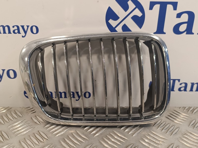 Recambio de rejilla delantera para bmw serie 3 berlina (e46) referencia OEM IAM 511381950560 511381950589 81950560