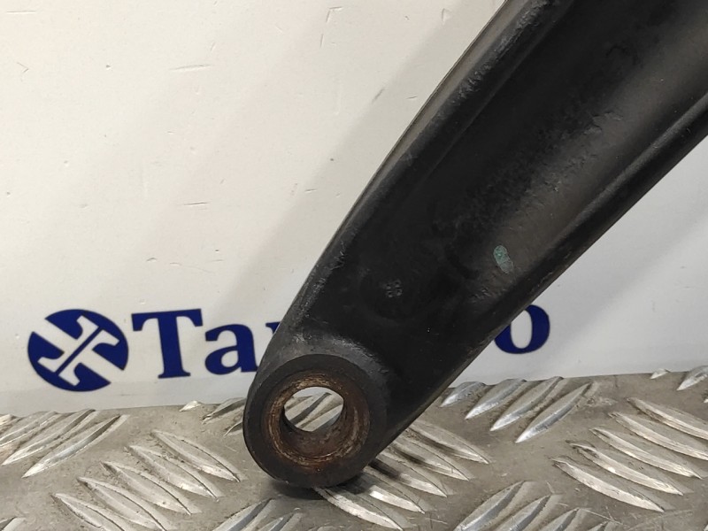 Recambio de brazo suspension inferior delantero izquierdo para peugeot 308 1.6 16v referencia OEM IAM 833548  