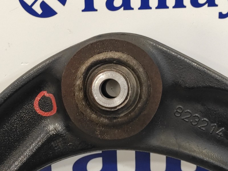 Recambio de brazo suspension inferior delantero derecho para peugeot 308 1.6 16v referencia OEM IAM 823214  