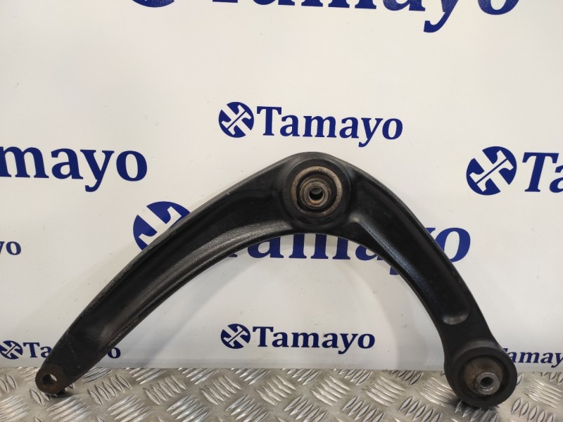 Recambio de brazo suspension inferior delantero derecho para peugeot 308 1.6 16v referencia OEM IAM 823214  