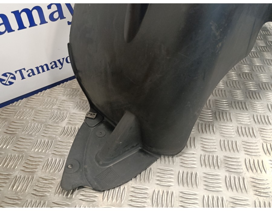 Recambio de plastico paso rueda trasero izquierdo para peugeot 308 1.6 blue-hdi fap referencia OEM IAM 9677267180  