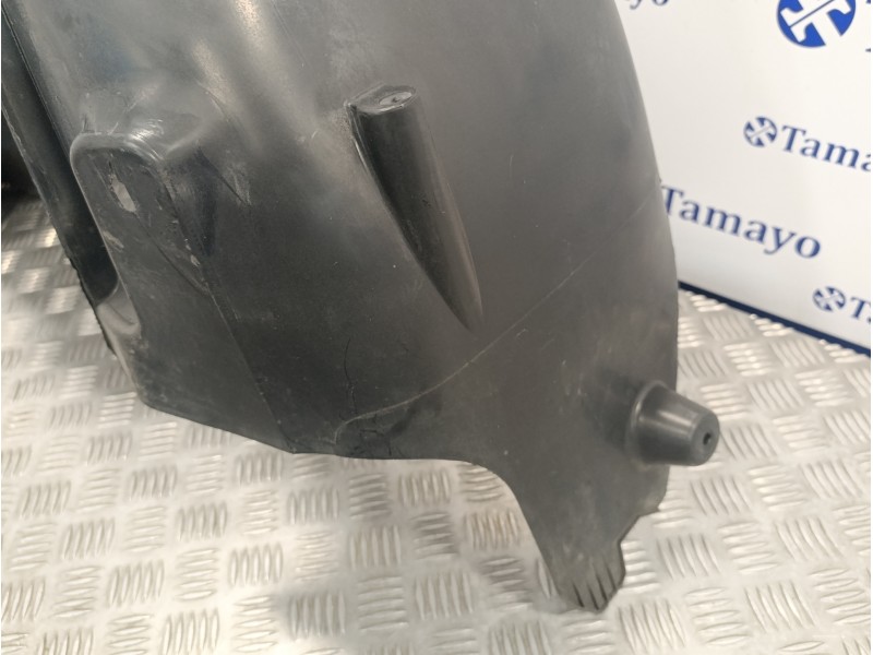 Recambio de plastico paso rueda trasero izquierdo para peugeot 308 1.6 blue-hdi fap referencia OEM IAM 9677267180  