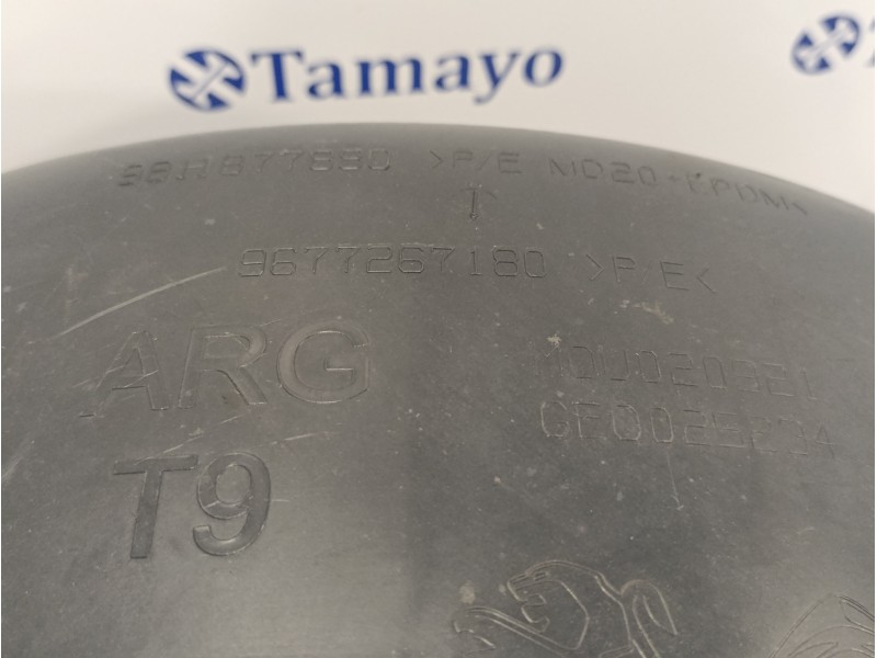 Recambio de plastico paso rueda trasero izquierdo para peugeot 308 1.6 blue-hdi fap referencia OEM IAM 9677267180  