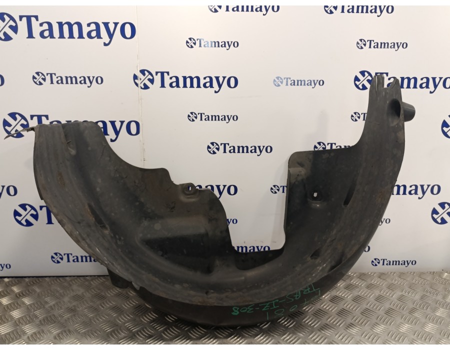 Recambio de plastico paso rueda trasero izquierdo para peugeot 308 1.6 blue-hdi fap referencia OEM IAM 9677267180  