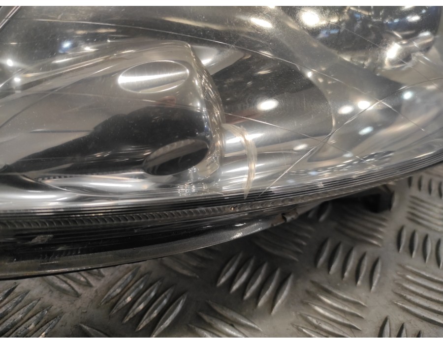 Recambio de faro derecho para mercedes-benz clase a (w169) 2.0 cdi cat referencia OEM IAM A1698200661  0301197212