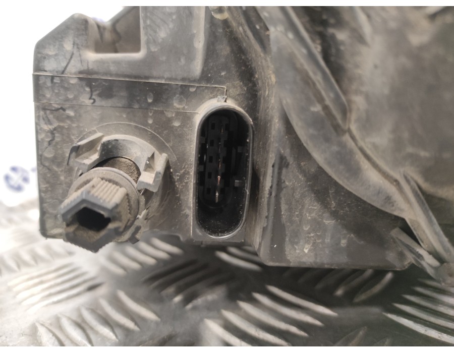 Recambio de faro derecho para mercedes-benz clase a (w169) 2.0 cdi cat referencia OEM IAM A1698200661  0301197212