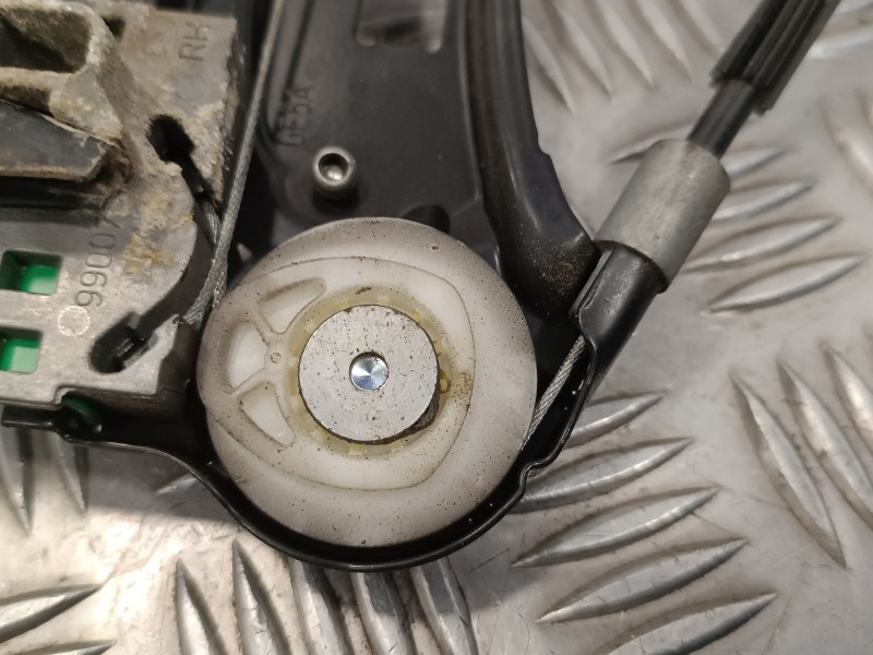 Recambio de elevalunas delantero derecho para mercedes-benz clase e (w211) berlina referencia OEM IAM A2118203042  0130821971