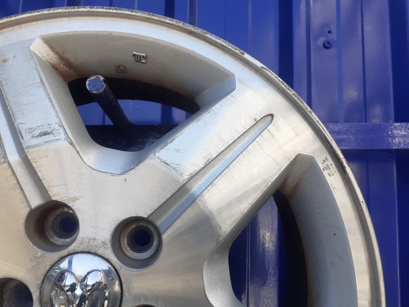 Recambio de llanta para dodge caliber 2.0 16v crd cat referencia OEM IAM 05191765AB  